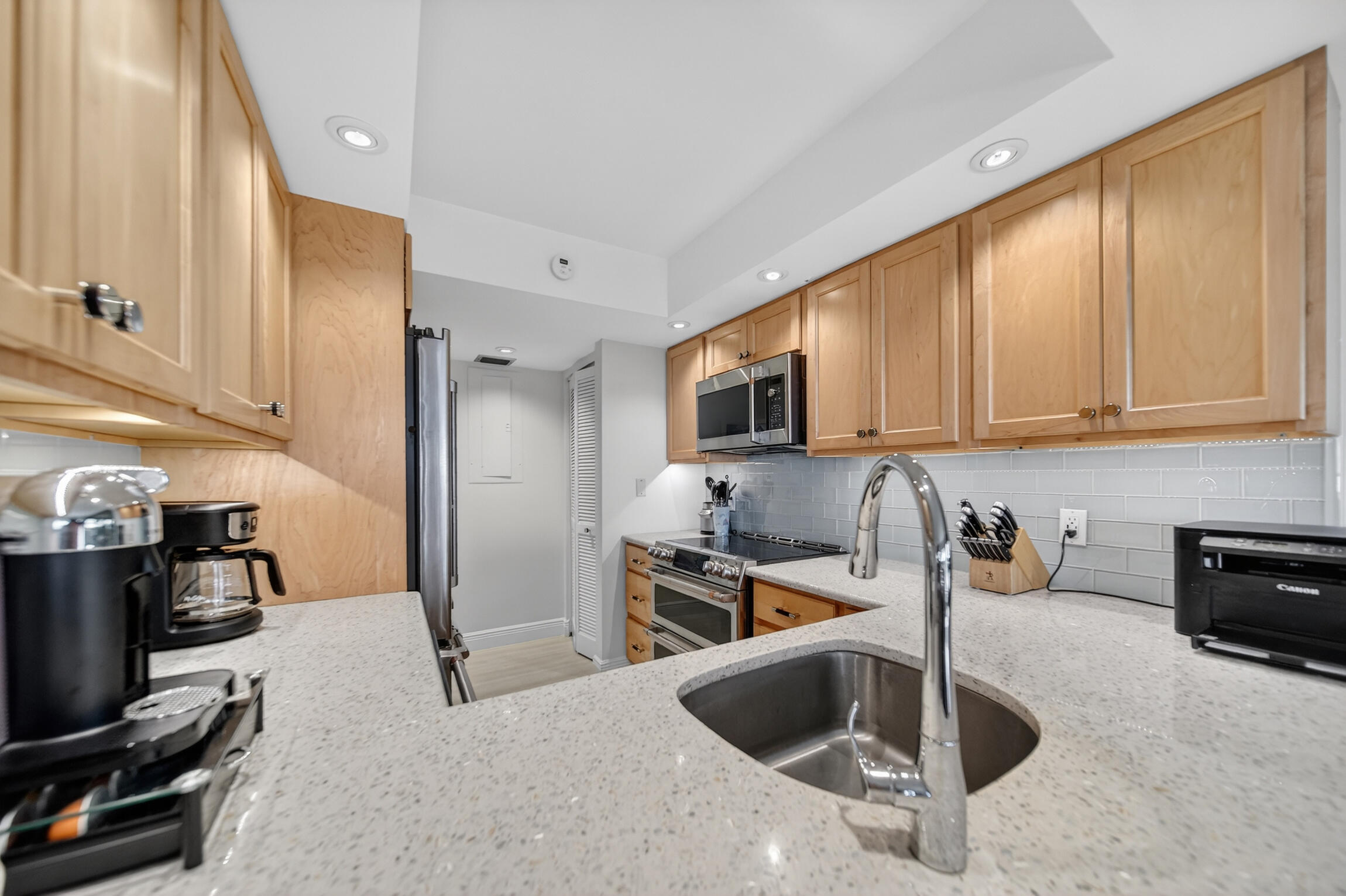 RIVERWOOD CONDO - Residential Lease