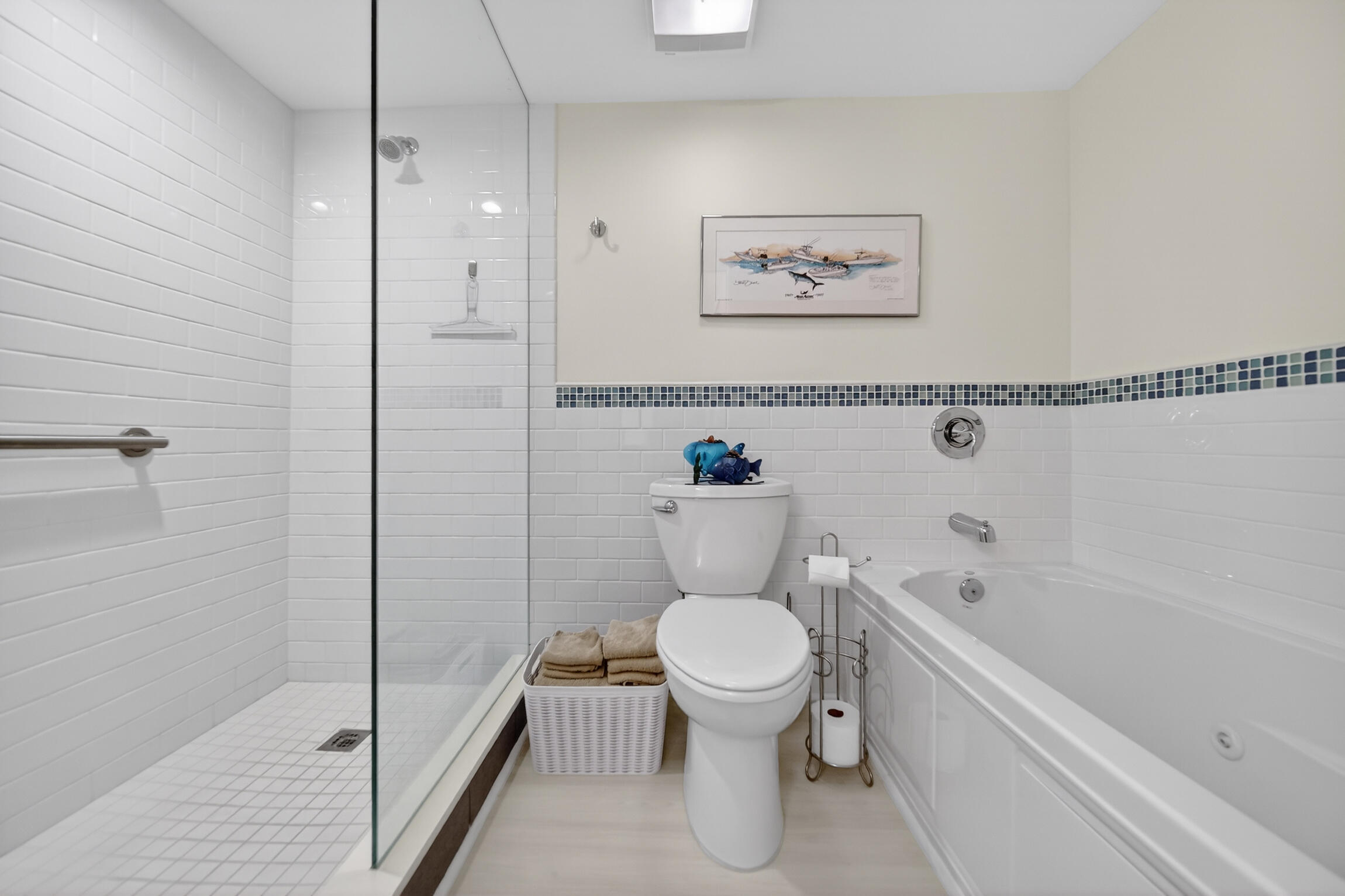 RIVERWOOD CONDO - Residential Lease