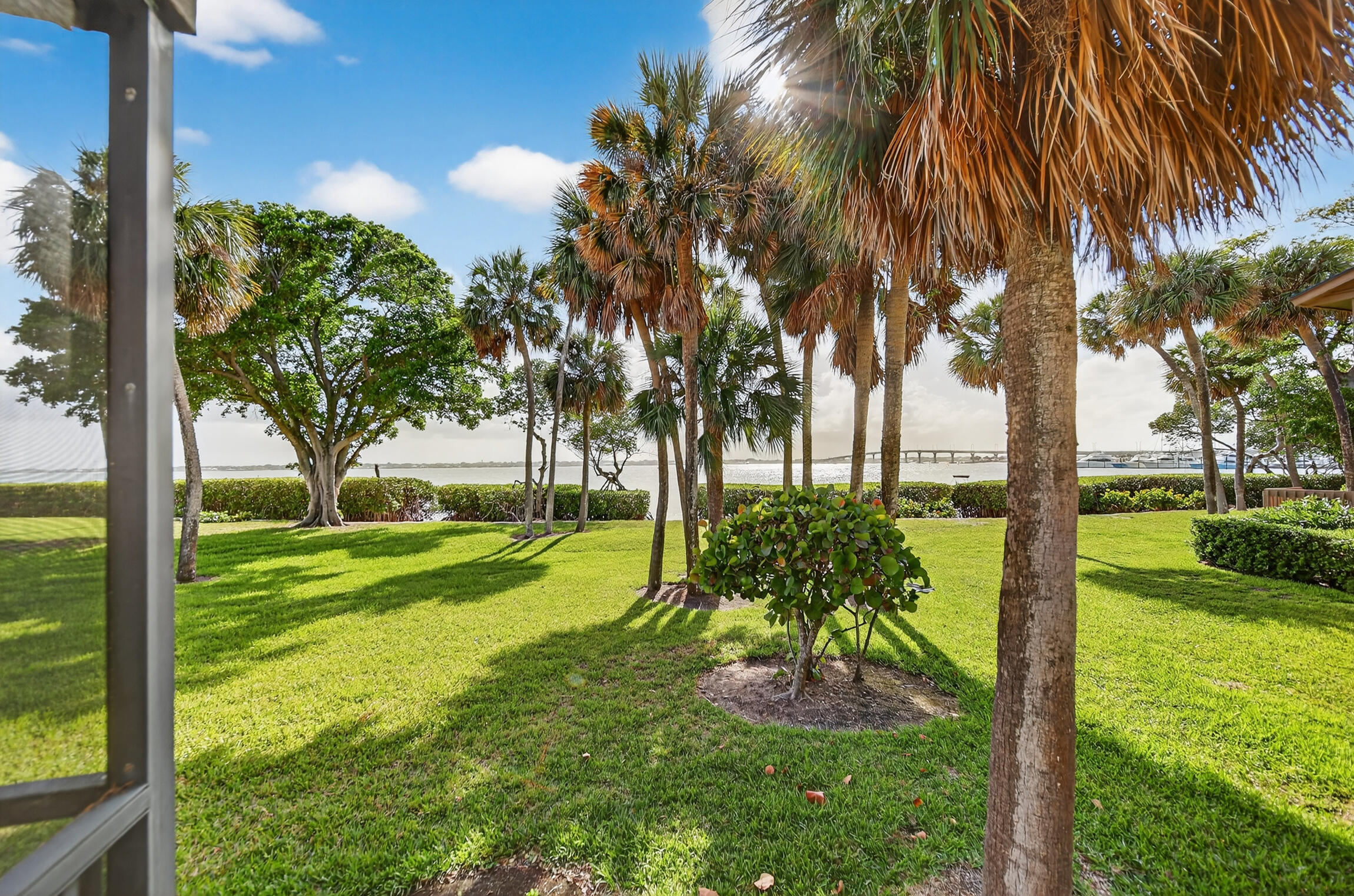 RIVERWOOD CONDO - Residential Lease
