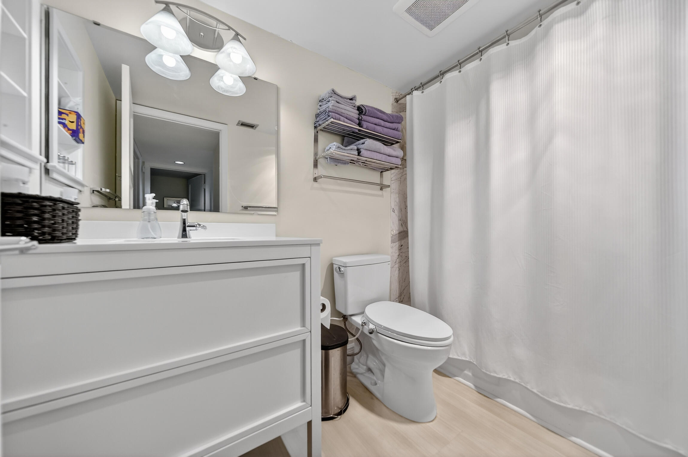 RIVERWOOD CONDO - Residential Lease
