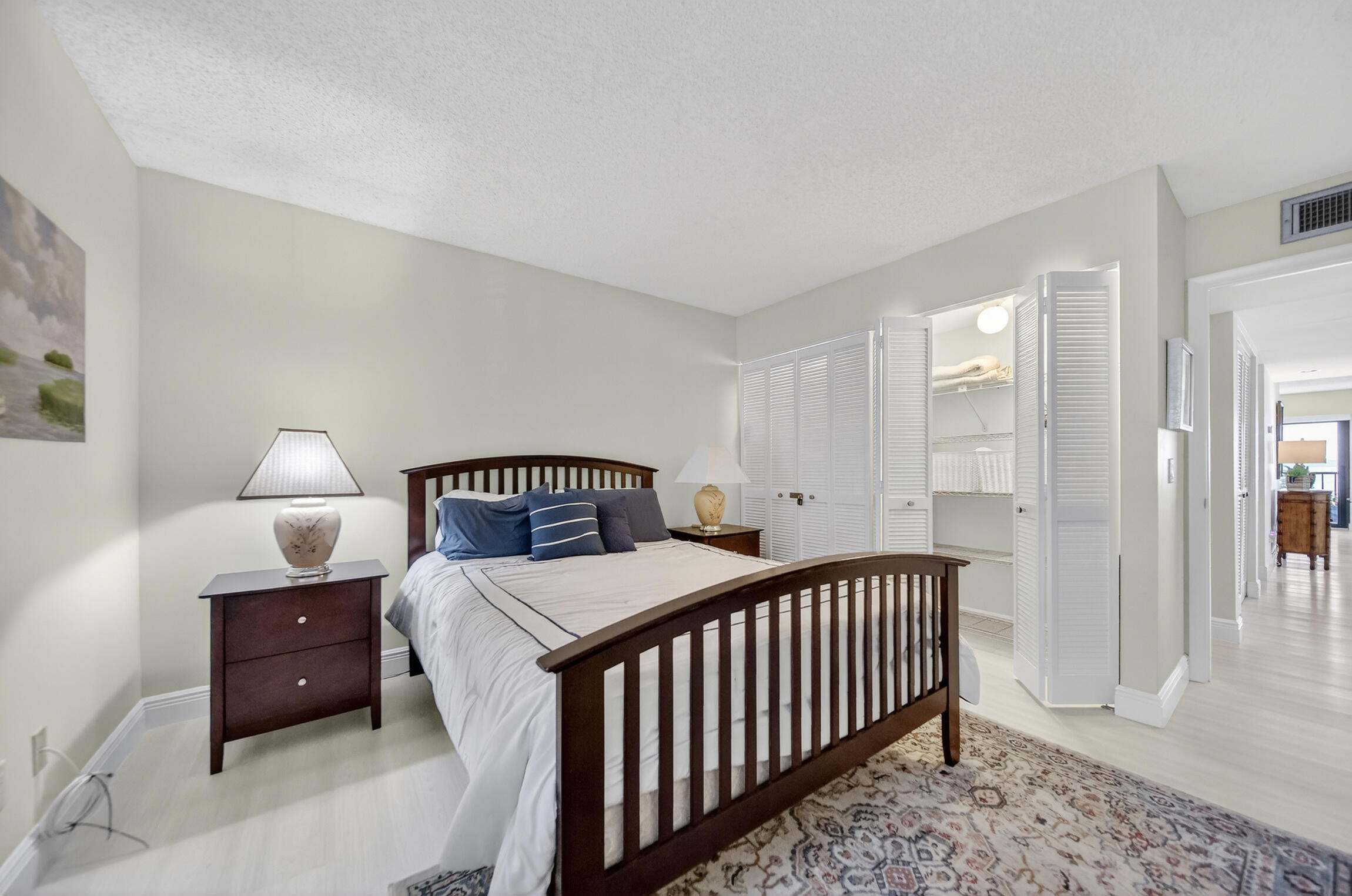 RIVERWOOD CONDO - Residential Lease