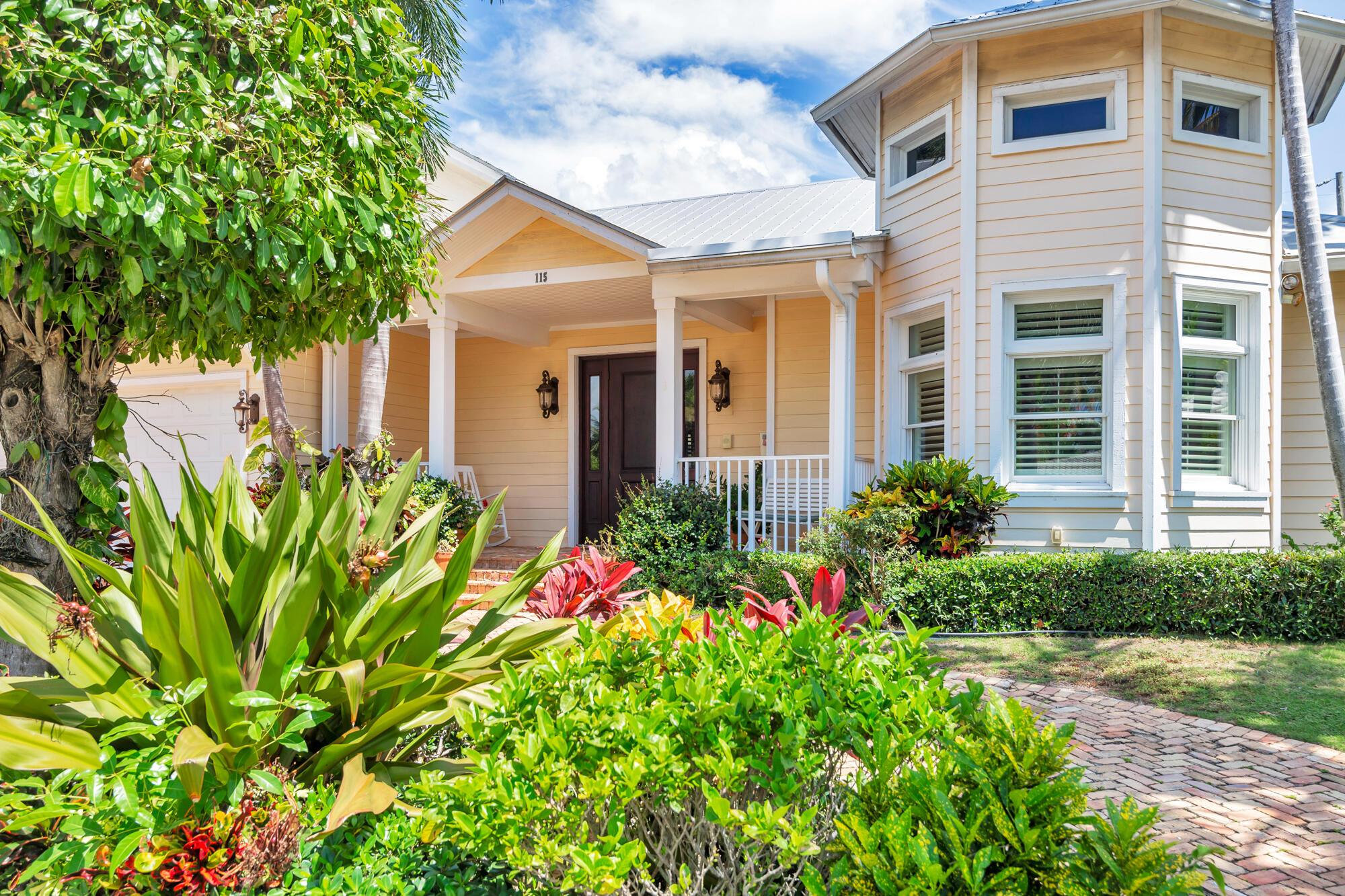 EDGEWATER - Residential
