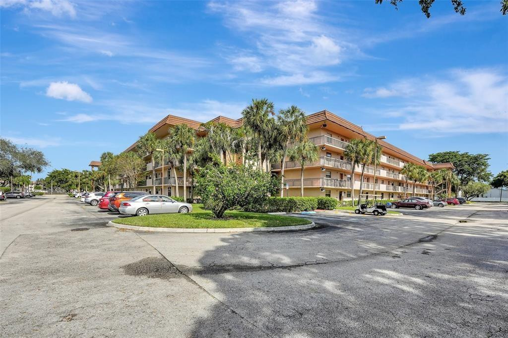 LAKES OF CARRIAGE HILLS - Residential