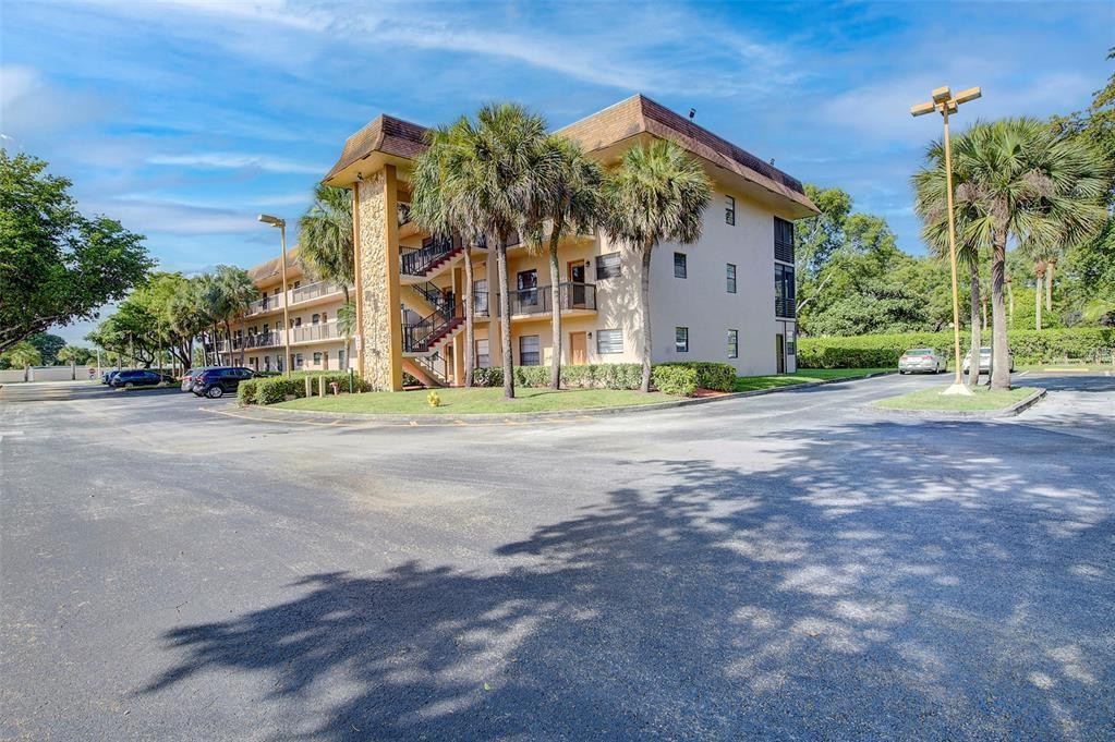 LAKES OF CARRIAGE HILLS - Residential