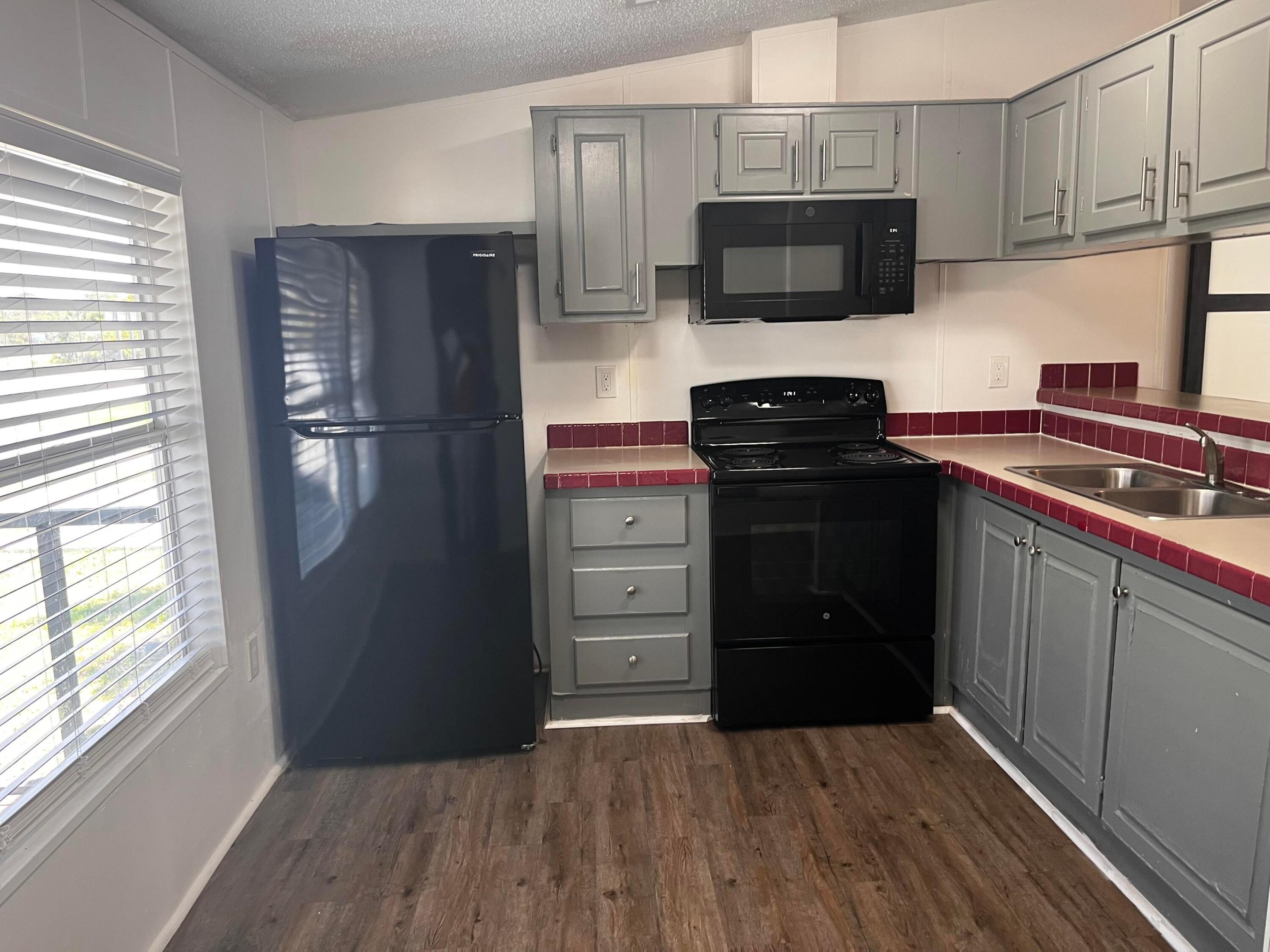 FAIRCHILD'S UNREC - Residential Lease