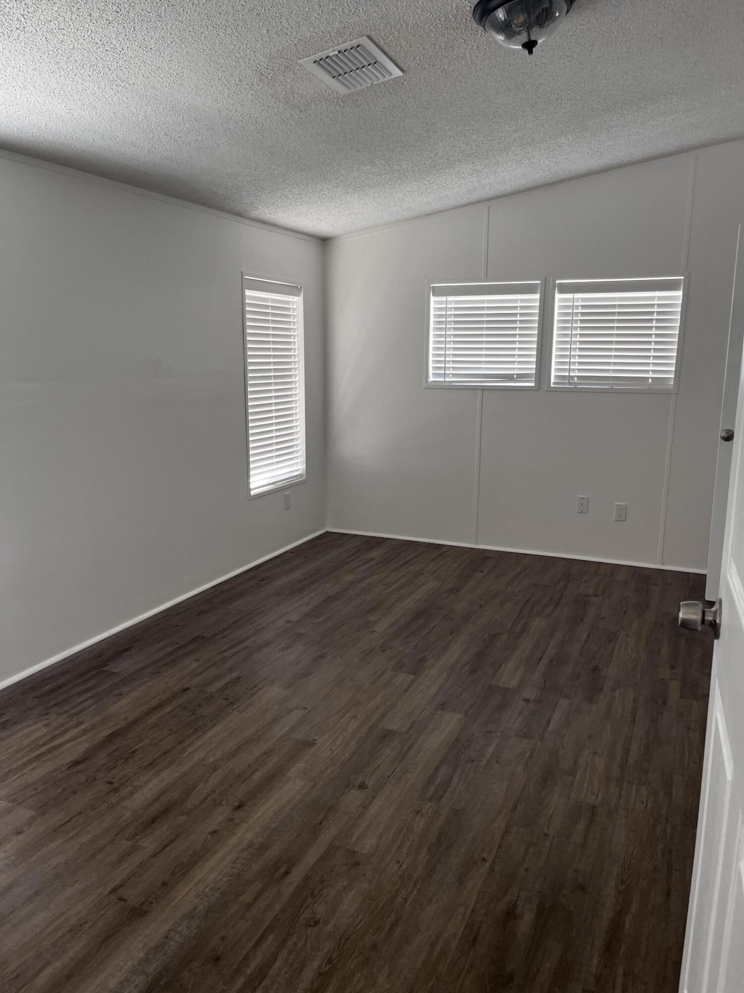 FAIRCHILD'S UNREC - Residential Lease