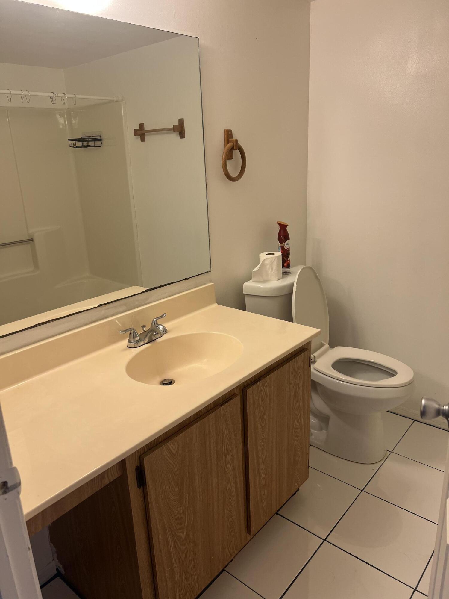 PALM BEACH TRACE CONDO - Residential Lease