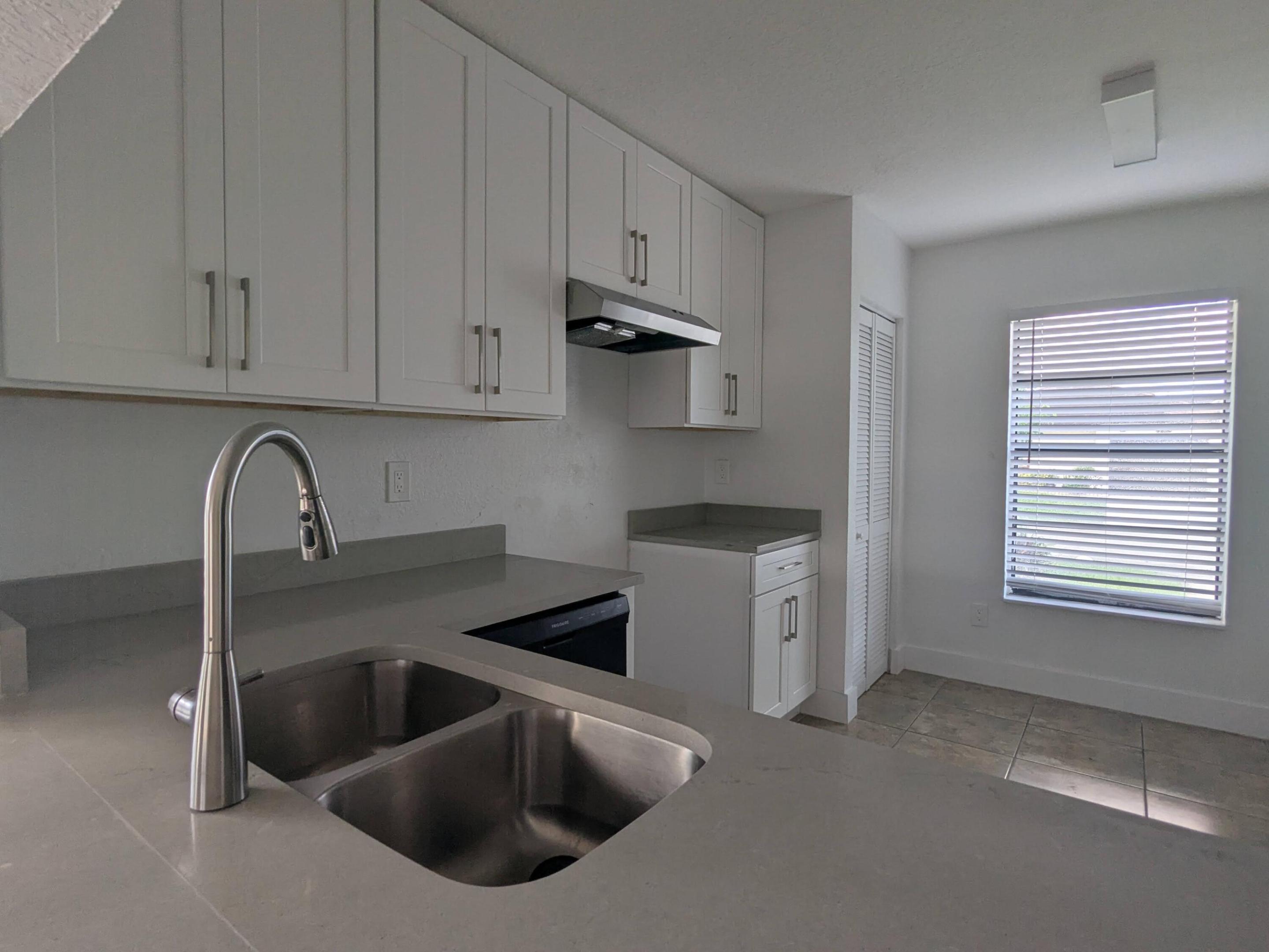 PALM HILL VILLAS UNIT ONE - Residential