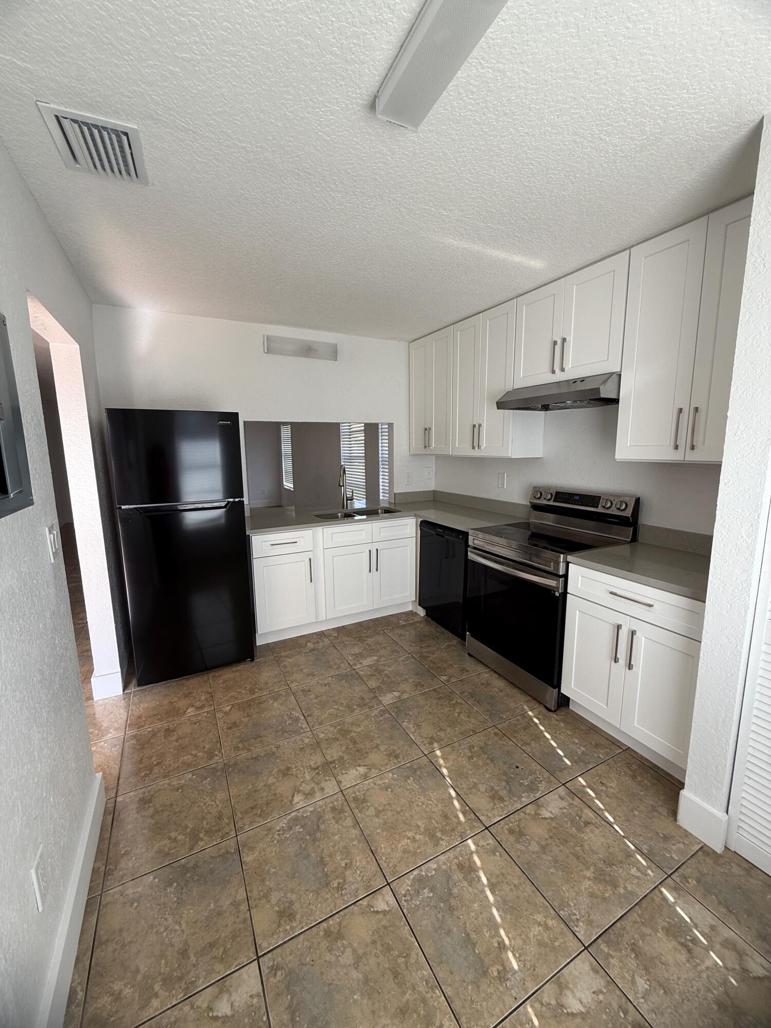 PALM HILL VILLAS UNIT ONE - Residential