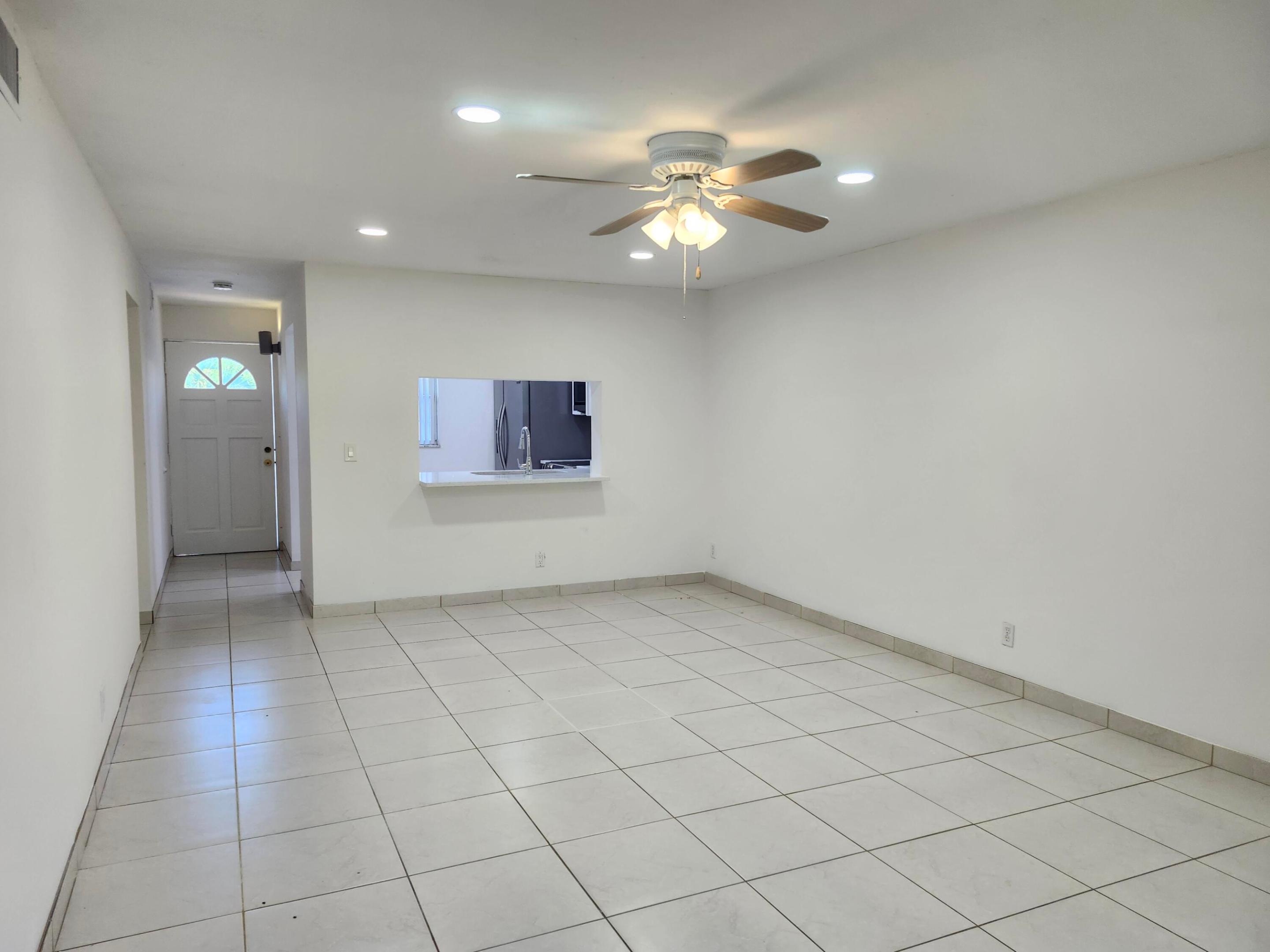 VILLAGE ROYALE FOREST GREEN CONDO - Residential