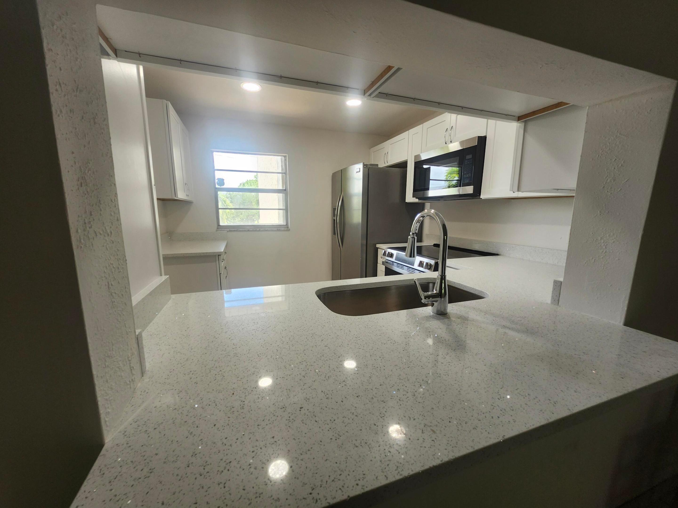 VILLAGE ROYALE FOREST GREEN CONDO - Residential