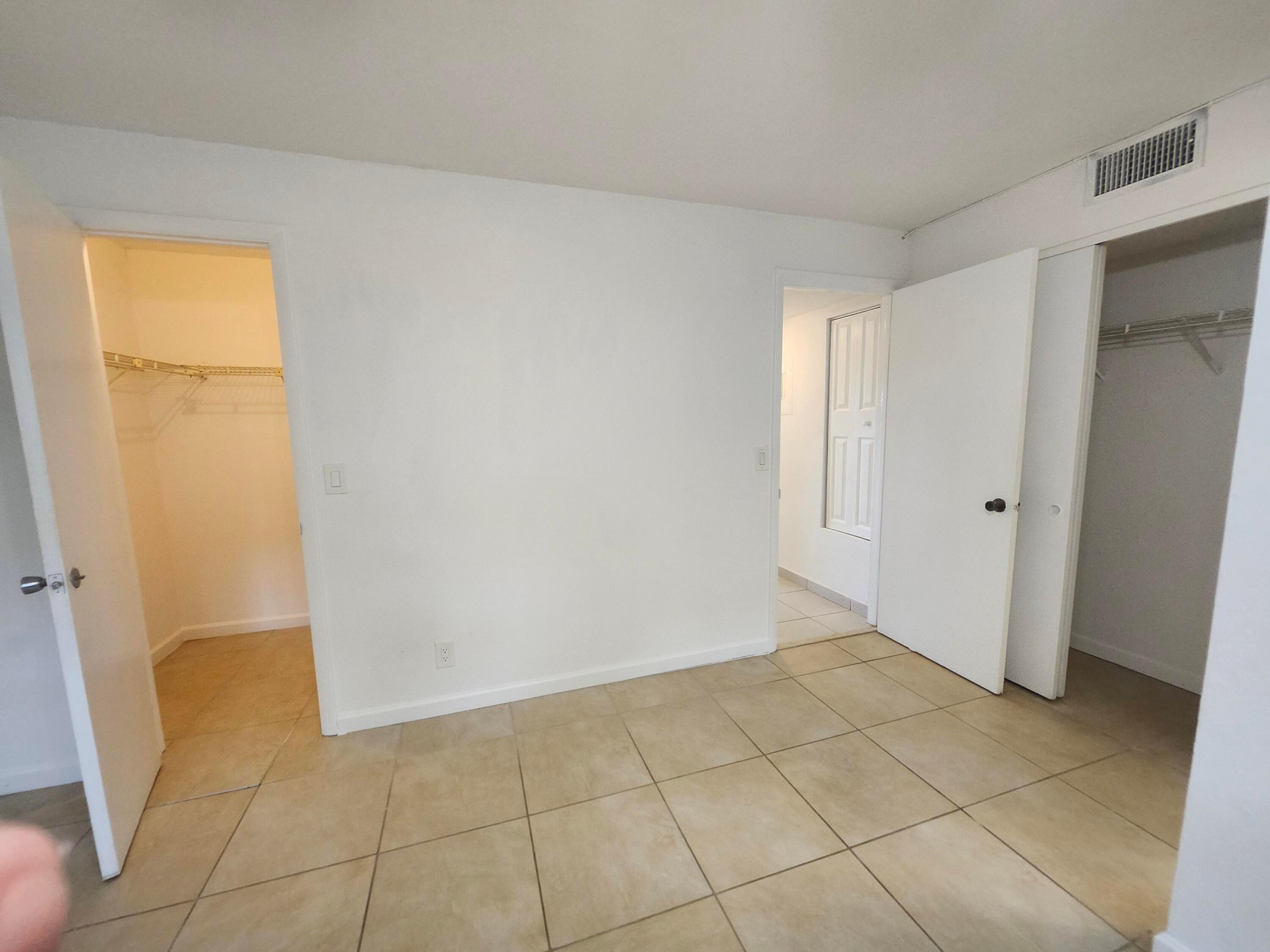 VILLAGE ROYALE FOREST GREEN CONDO - Residential