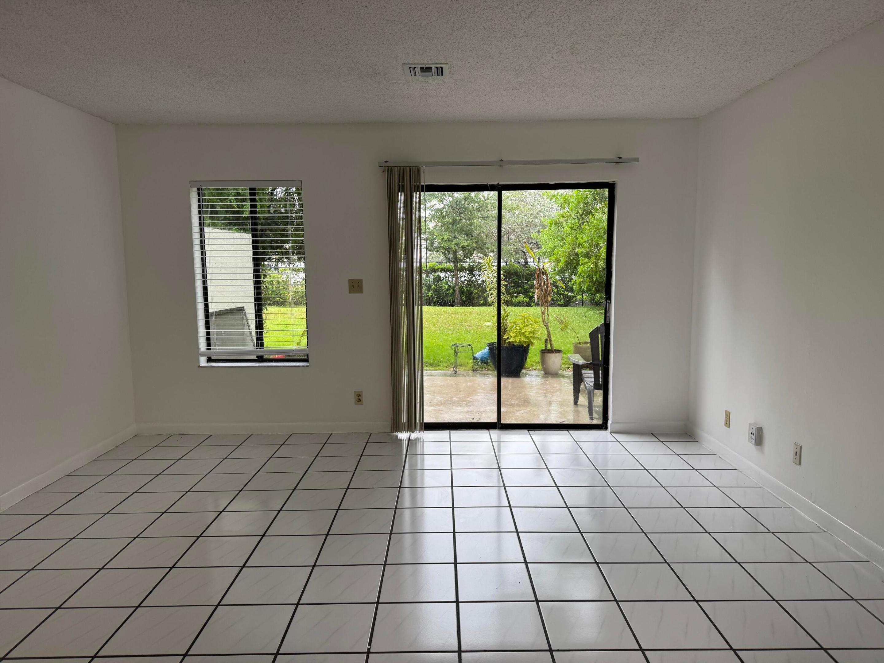 Coral Spgs Village Green - Residential Lease