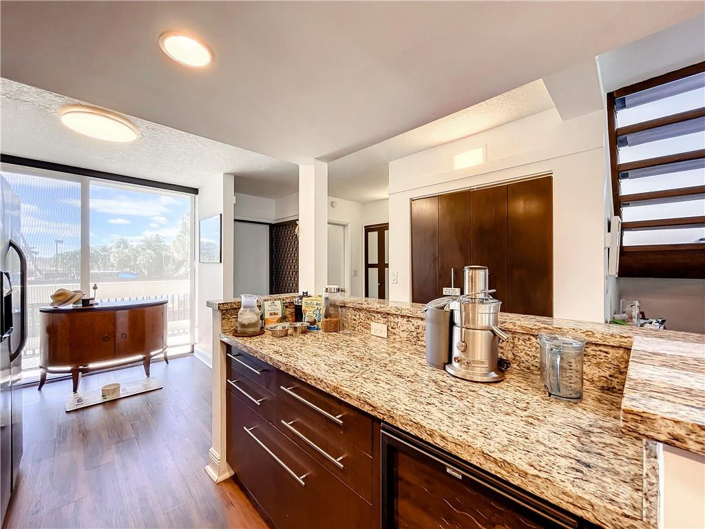 NOBEL POINT CONDO - Residential