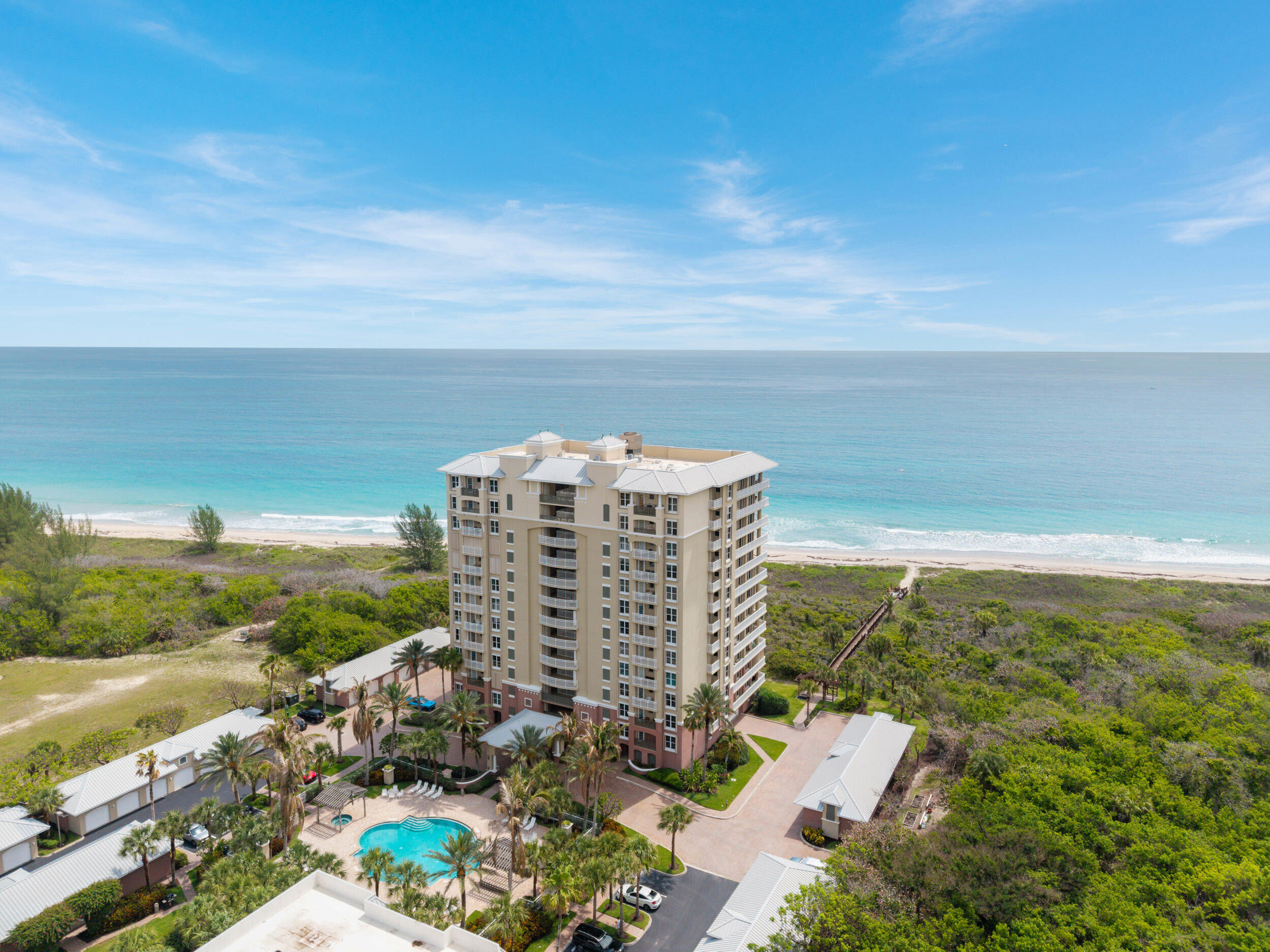 GRAND ISLE OF NORTH HUTCHINSON ISLAND CONDOMINIUM - Residential