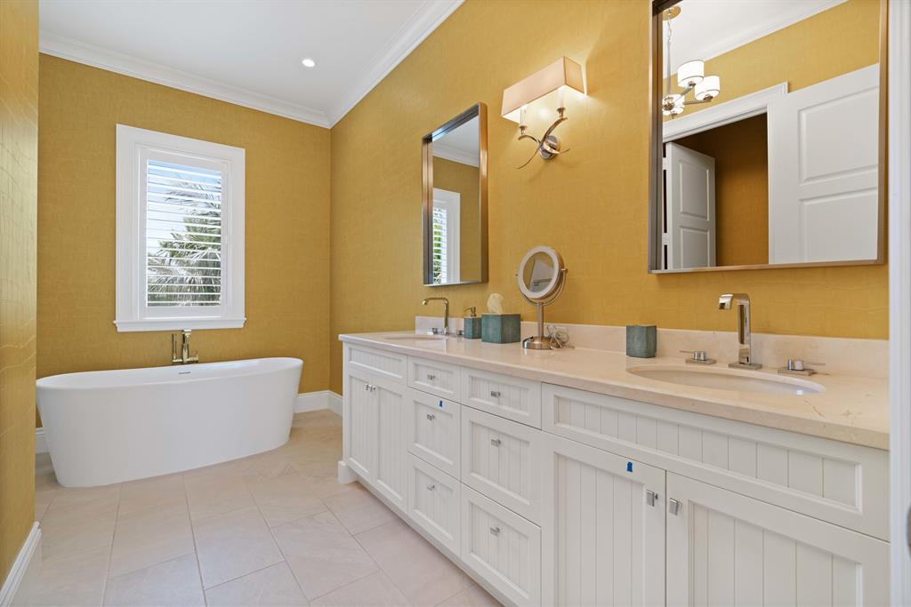 ADMIRALS COVE - Residential