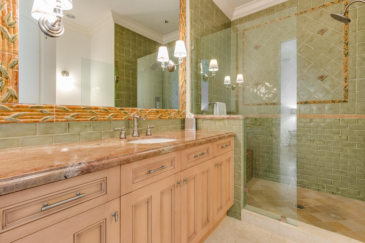 ROYAL PALM YACHT & COUNTRY CLUB - Residential