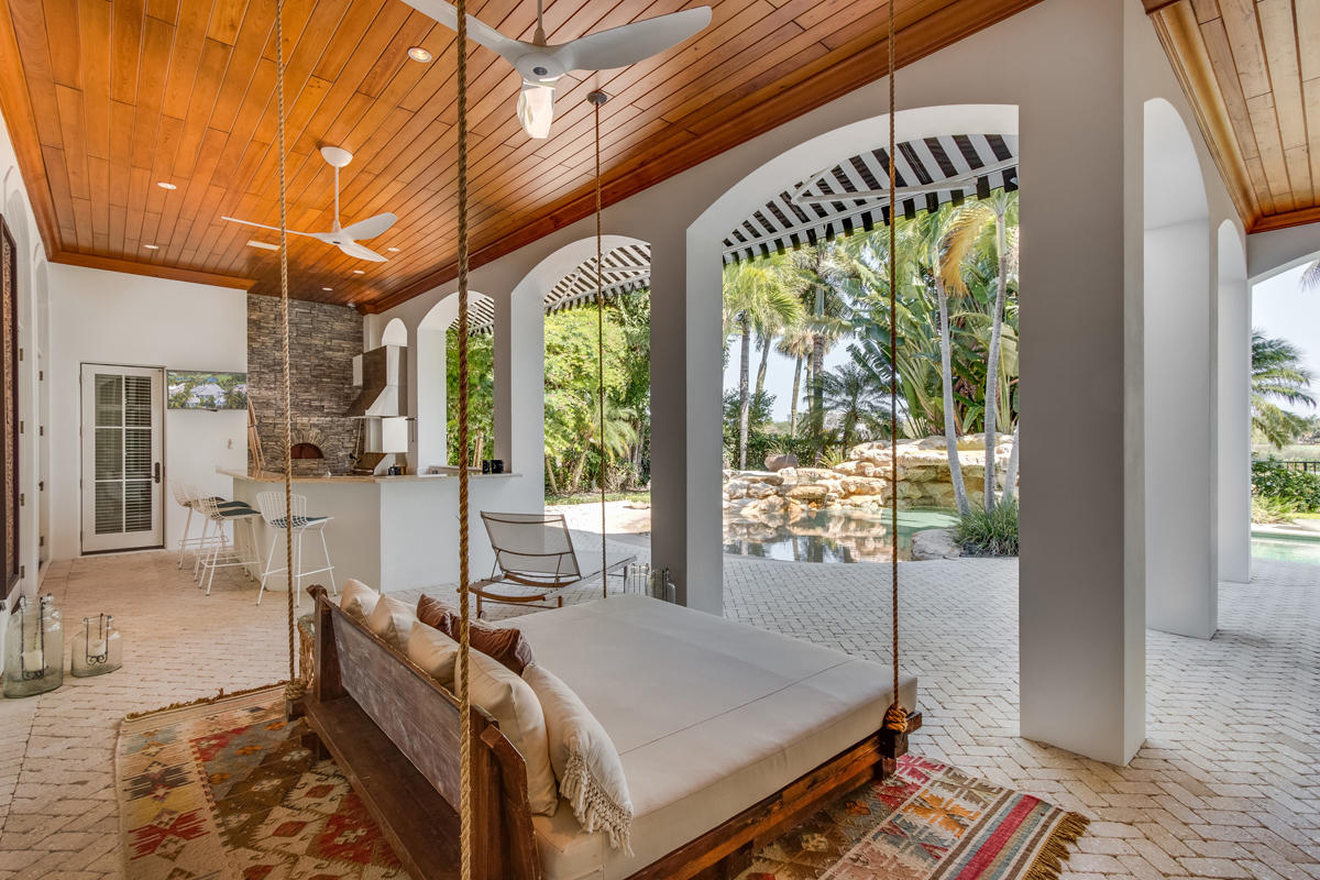 ROYAL PALM YACHT & COUNTRY CLUB - Residential