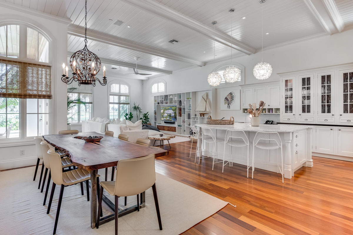 ROYAL PALM YACHT & COUNTRY CLUB - Residential