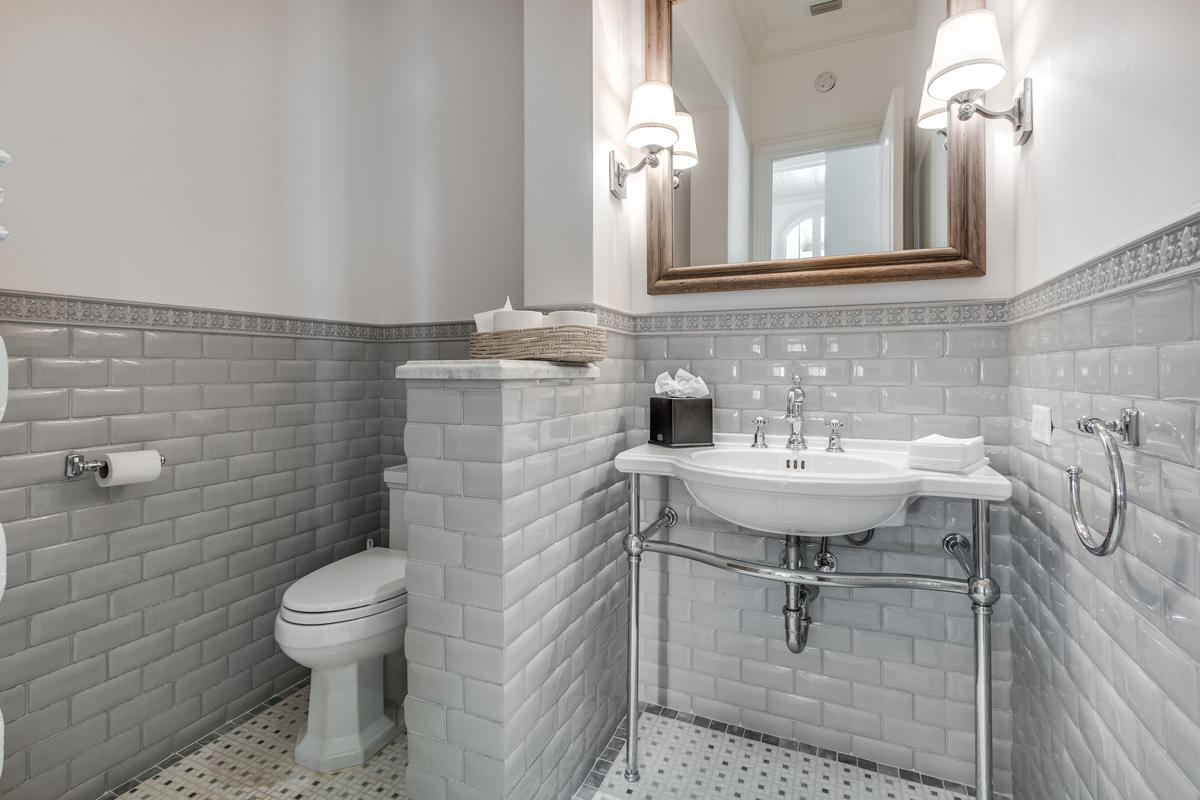ROYAL PALM YACHT & COUNTRY CLUB - Residential