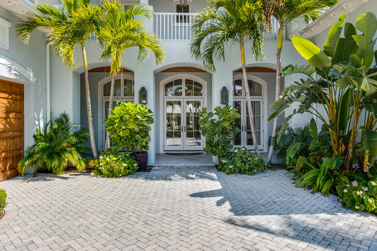 ROYAL PALM YACHT & COUNTRY CLUB - Residential