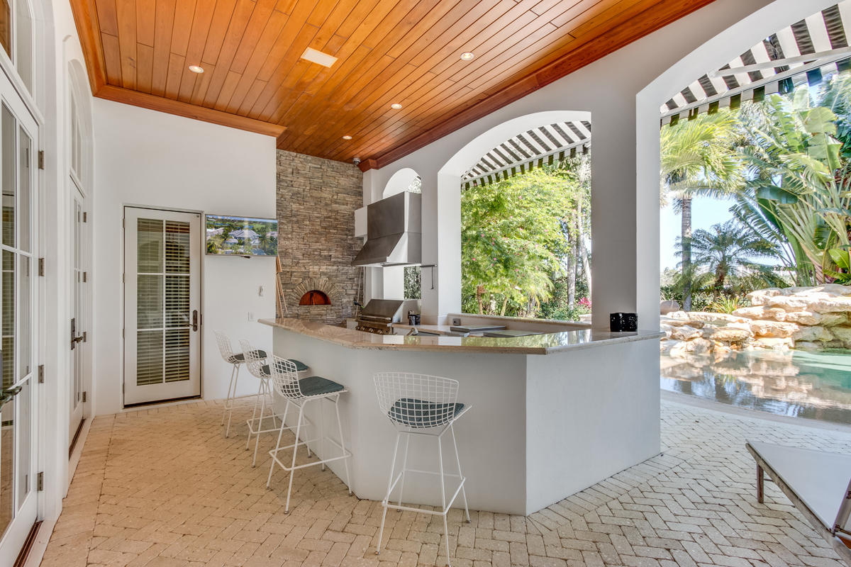 ROYAL PALM YACHT & COUNTRY CLUB - Residential