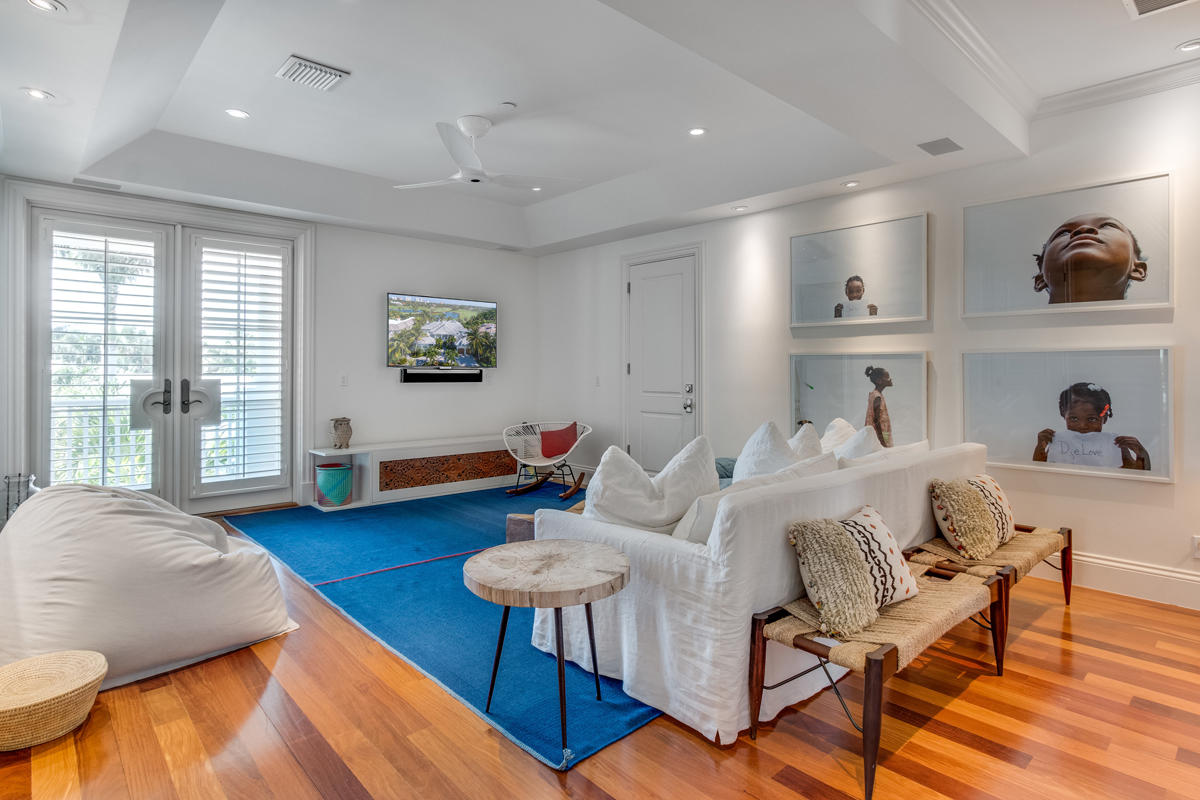 ROYAL PALM YACHT & COUNTRY CLUB - Residential