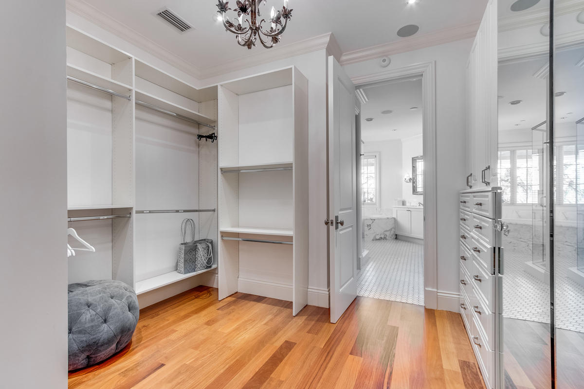 ROYAL PALM YACHT & COUNTRY CLUB - Residential