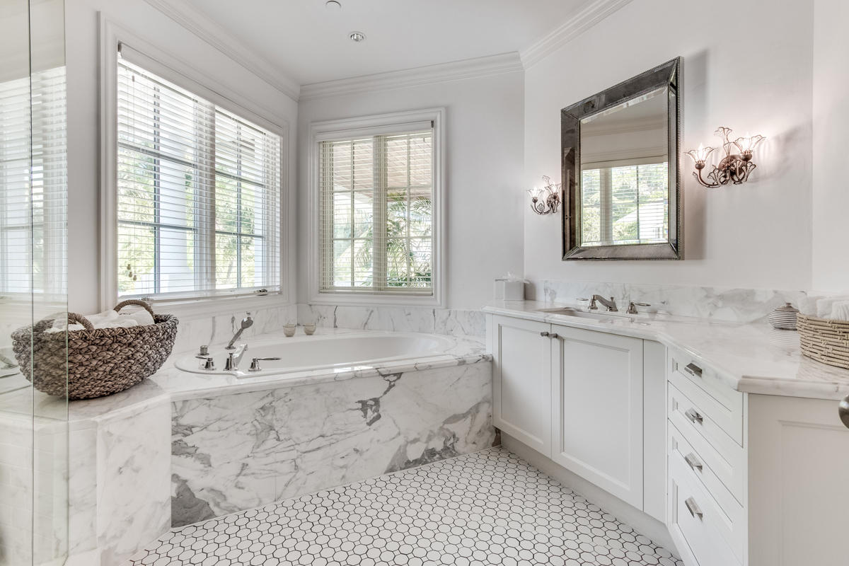 ROYAL PALM YACHT & COUNTRY CLUB - Residential