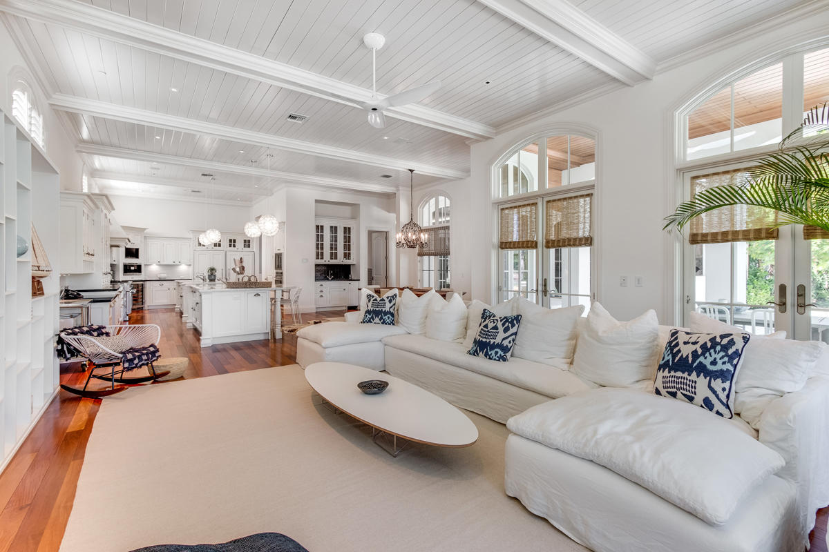 ROYAL PALM YACHT & COUNTRY CLUB - Residential