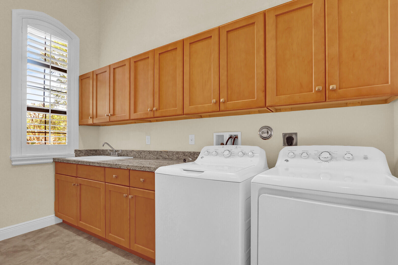 SAVANNA OAKS - Residential
