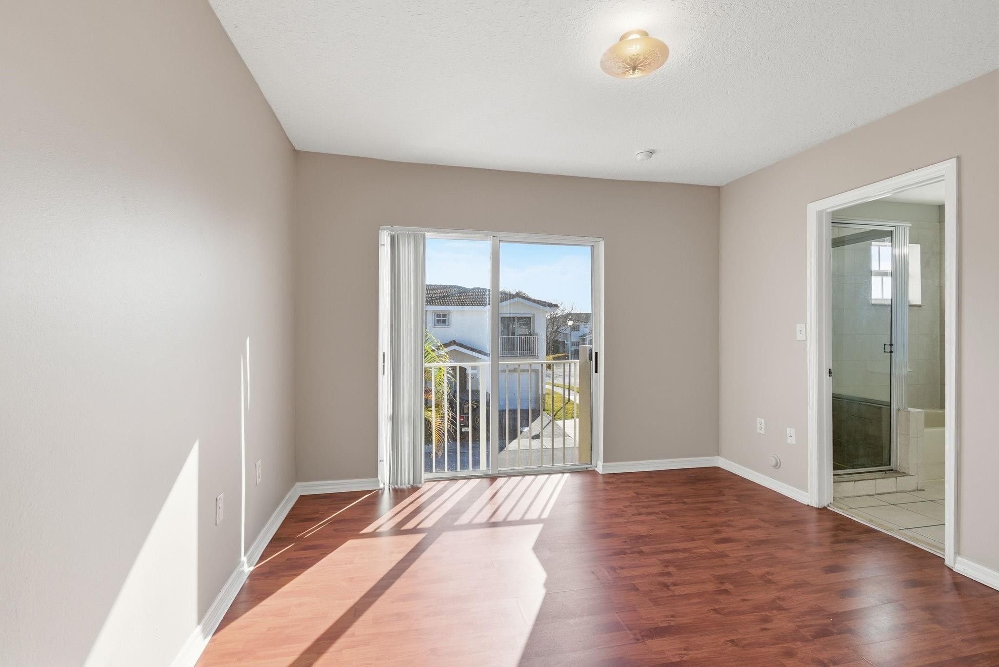 Cedar Woods Homes Condo - Residential