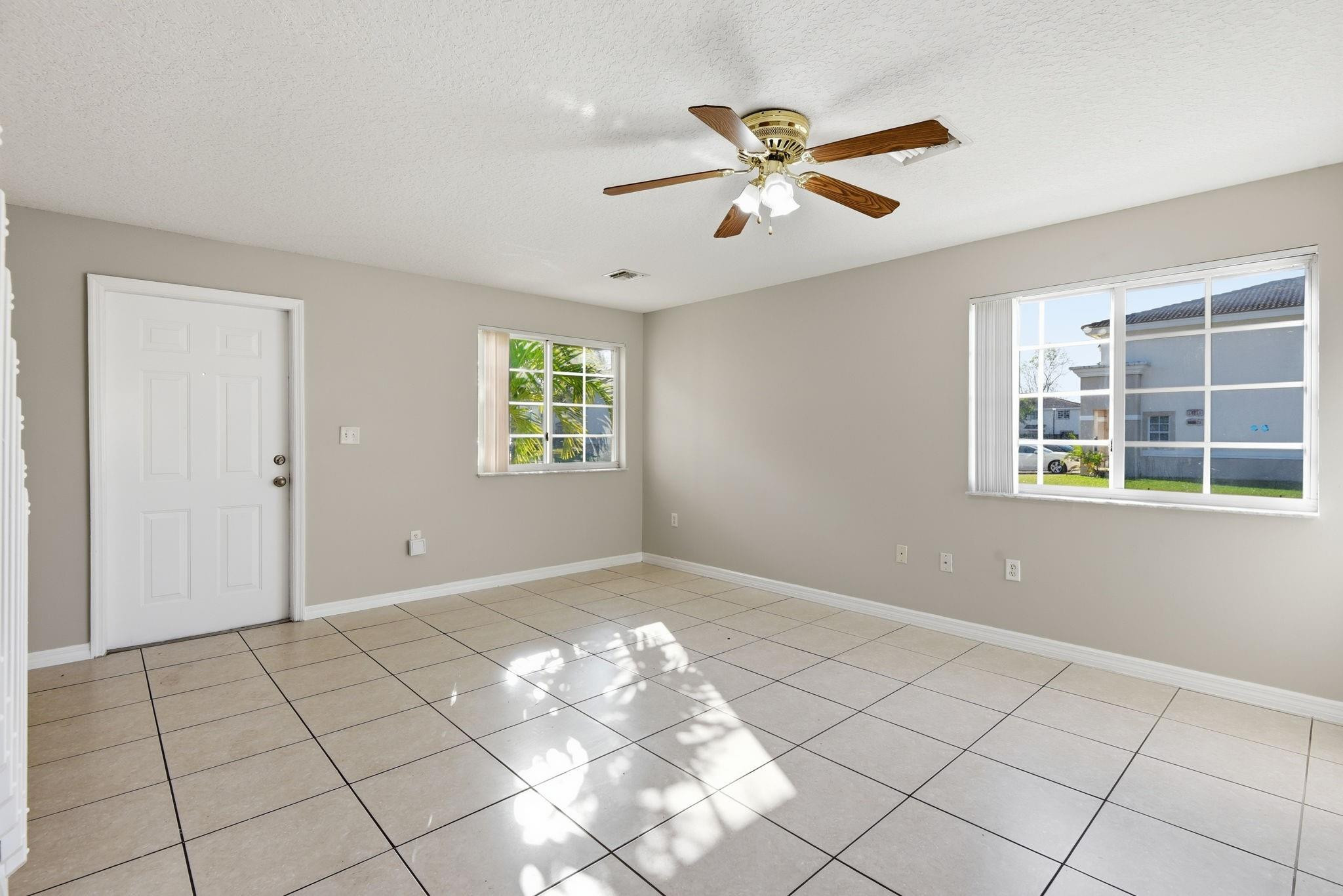 Cedar Woods Homes Condo - Residential