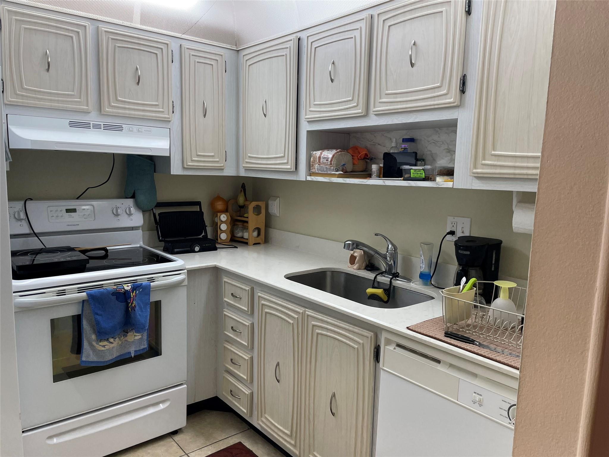 SOMERSET NO 1 CONDO - Residential