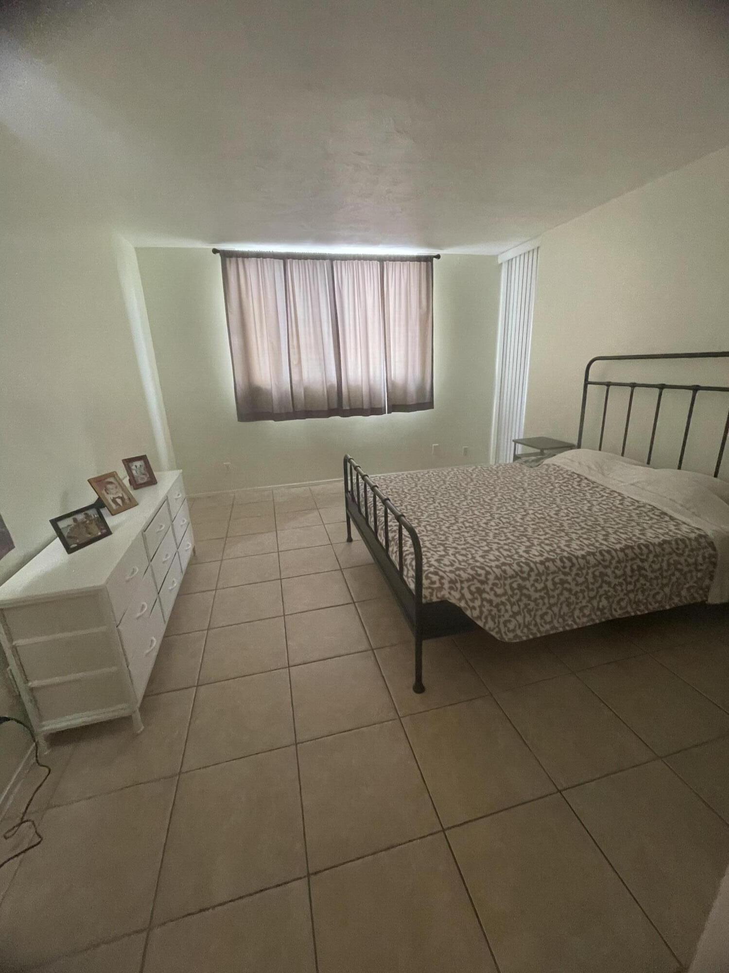SOMERSET NO 1 CONDO - Residential