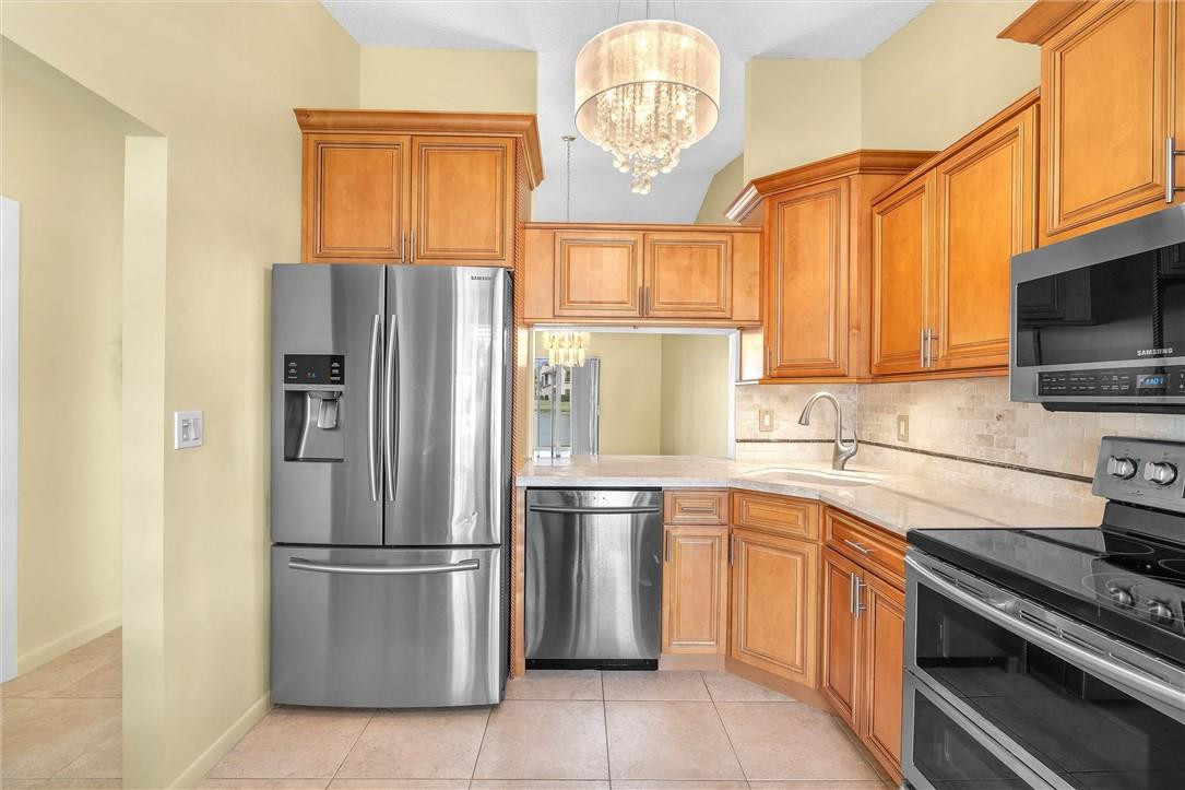 BOCA GLADES - Residential