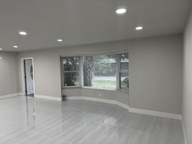 PALM BEACH SQUARE UNIT 6 - Residential