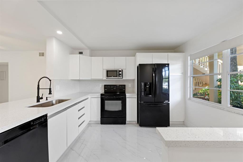 LUCAYA VILLAGE 2-A CONDO - Residential