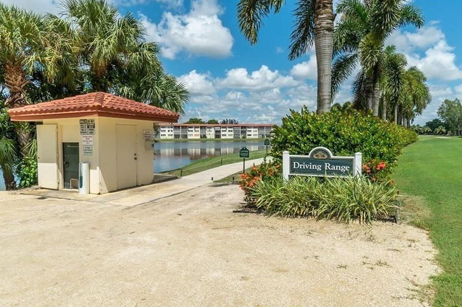 HOLLYBROOK GOLF AND TENNI - Residential