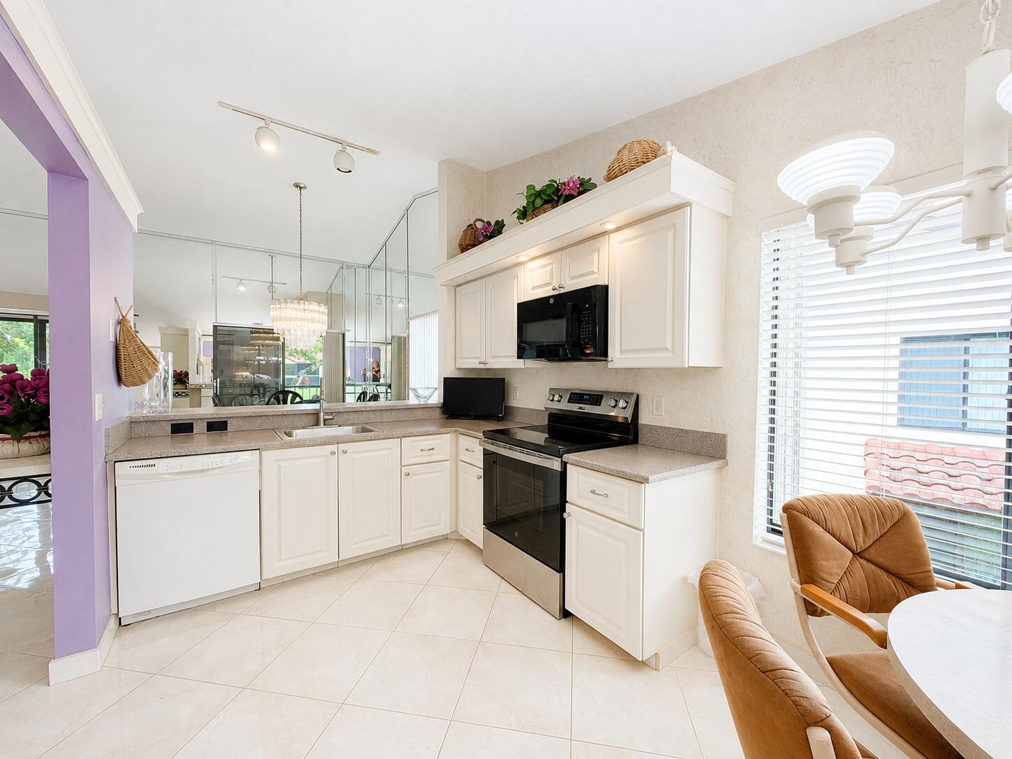 PALM CHASE CONDO - Residential