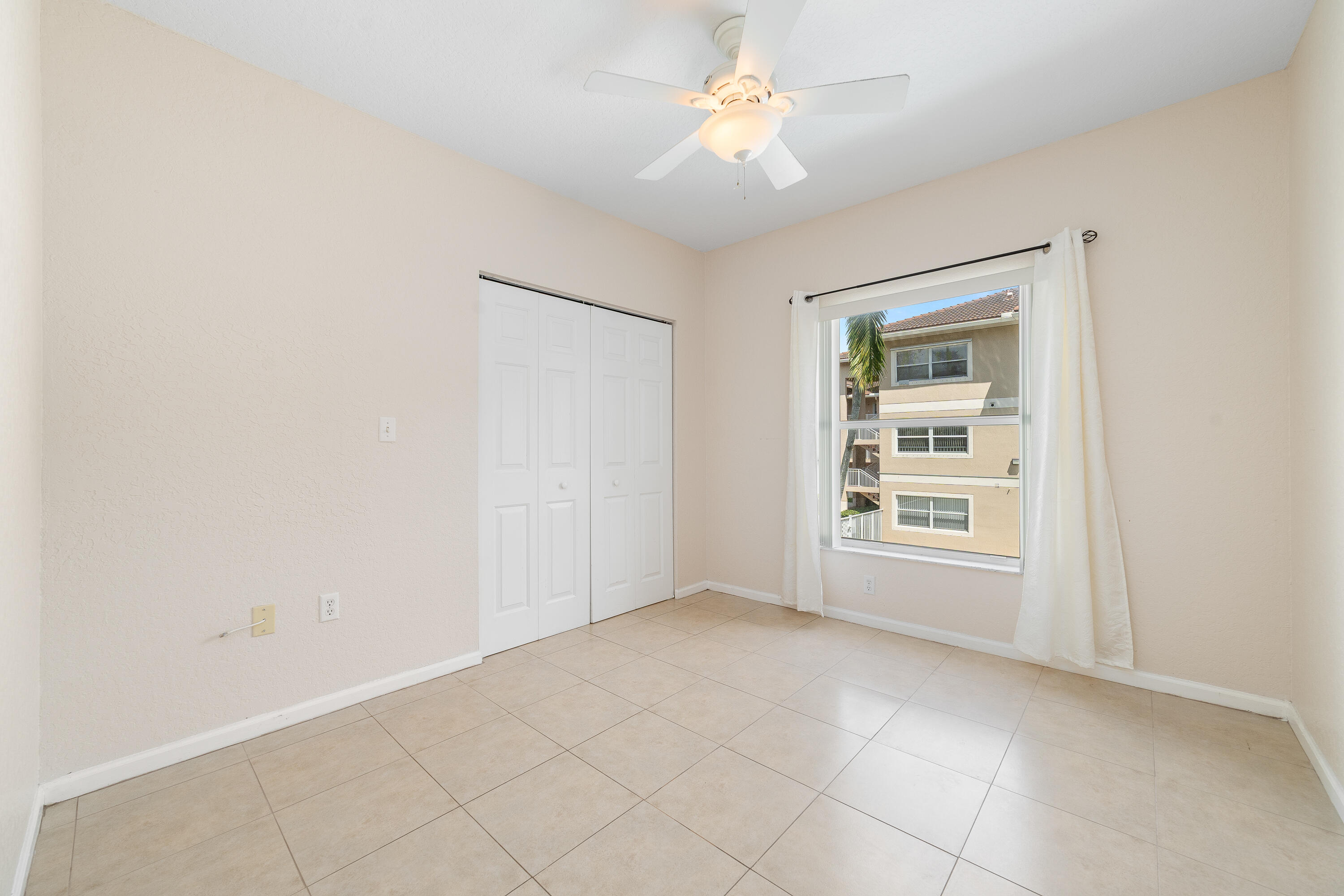 ROYAL RIVER CONDO - Residential