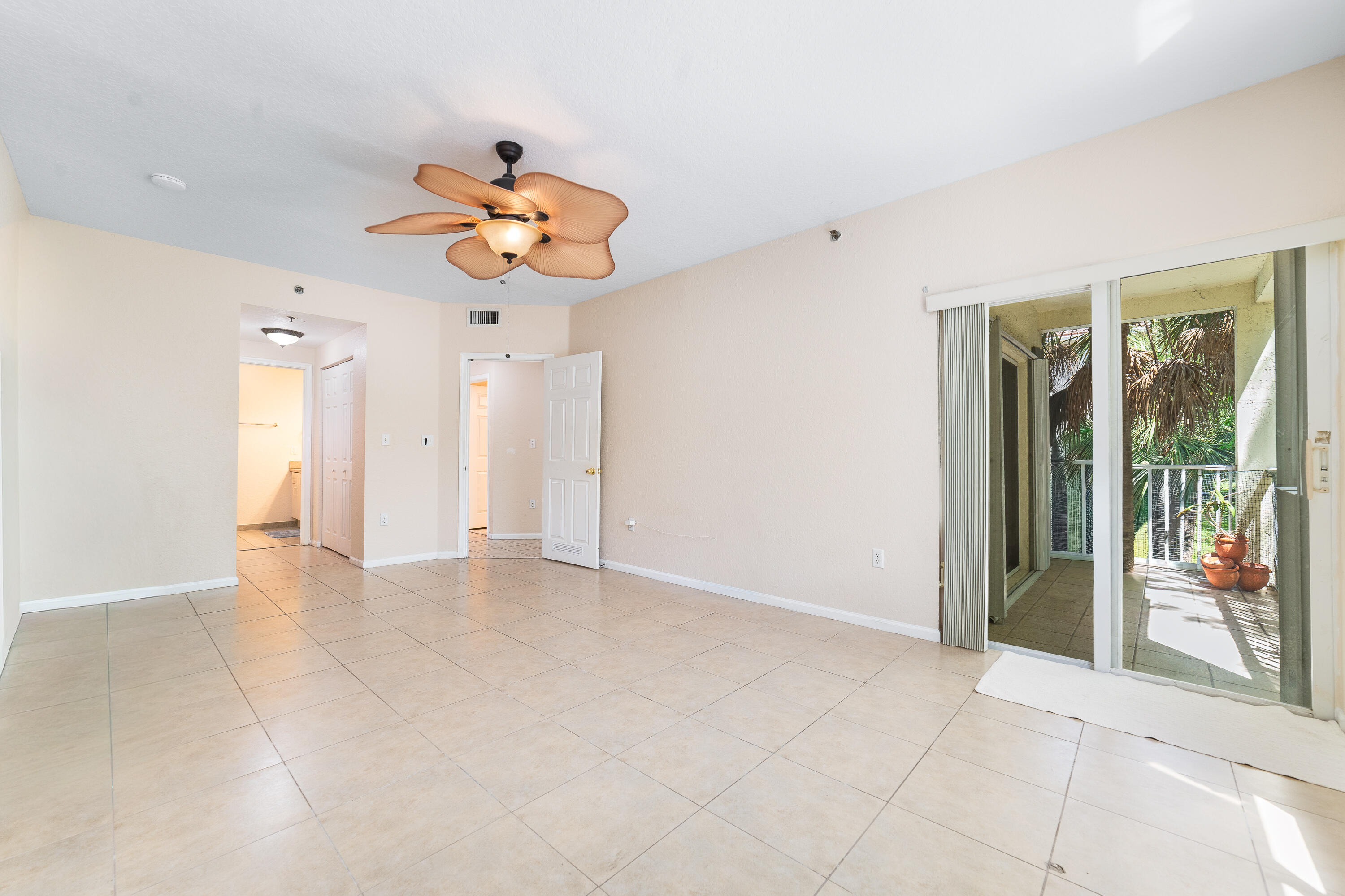 ROYAL RIVER CONDO - Residential