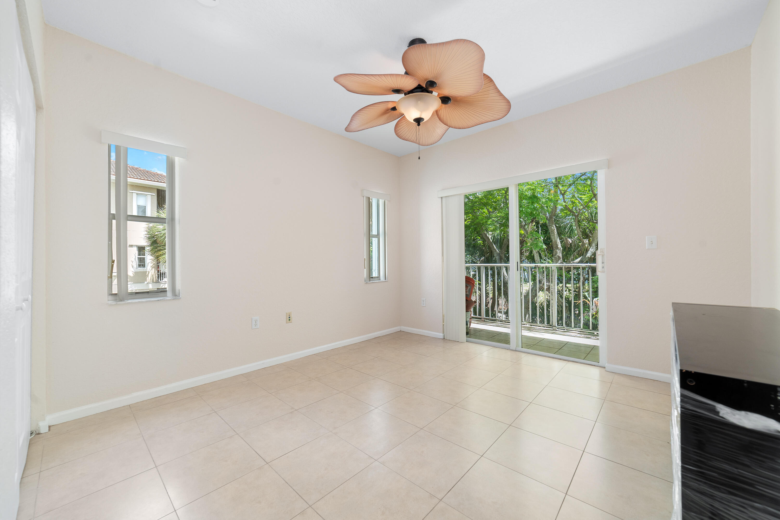 ROYAL RIVER CONDO - Residential