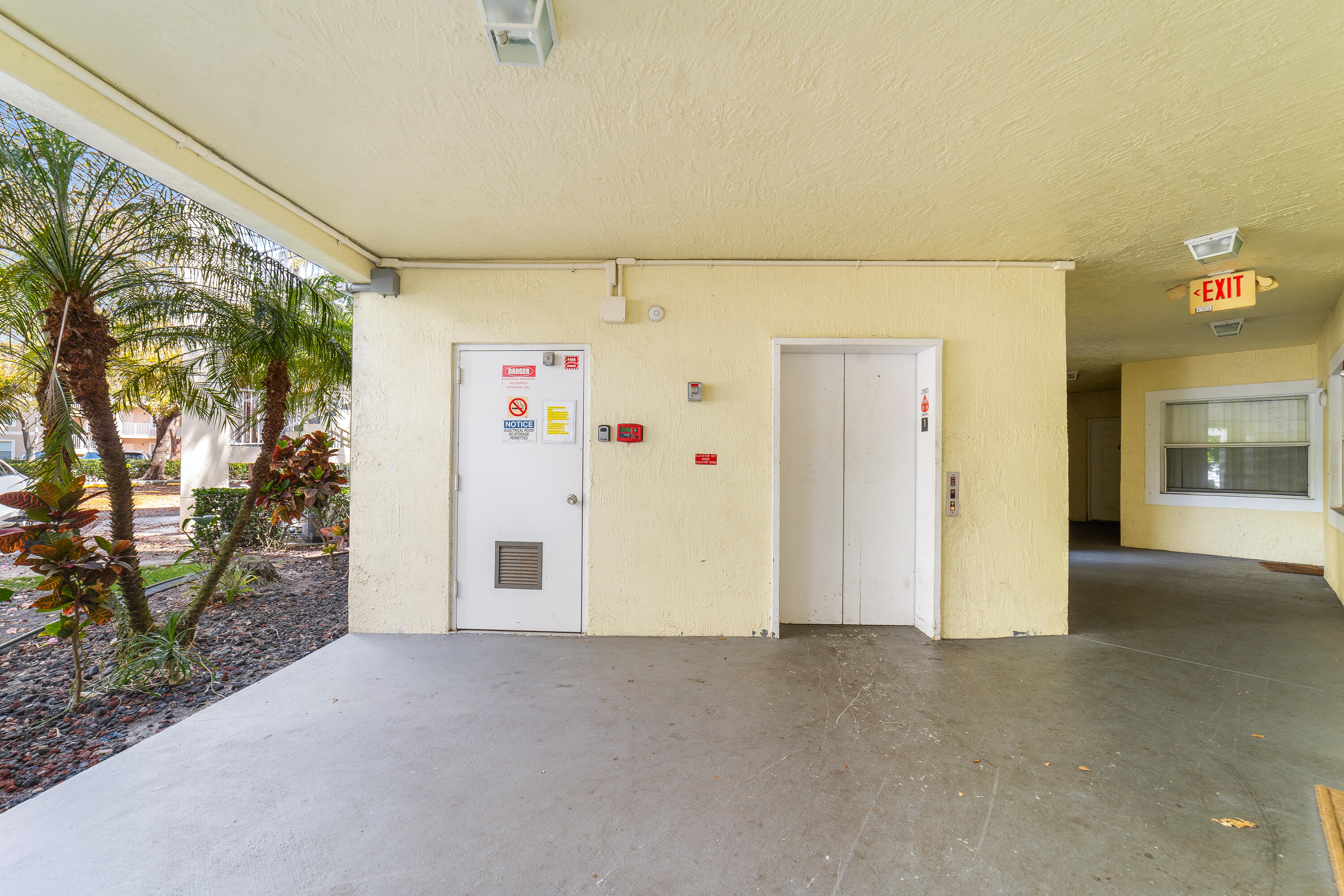ROYAL RIVER CONDO - Residential