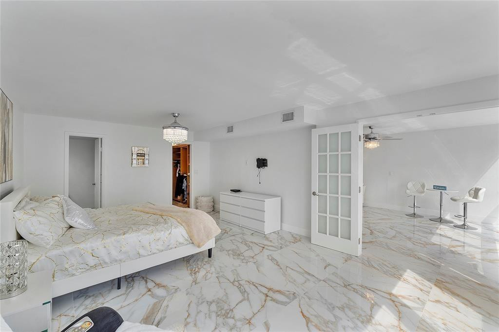 ROYAL MARINER CONDO - Residential Lease