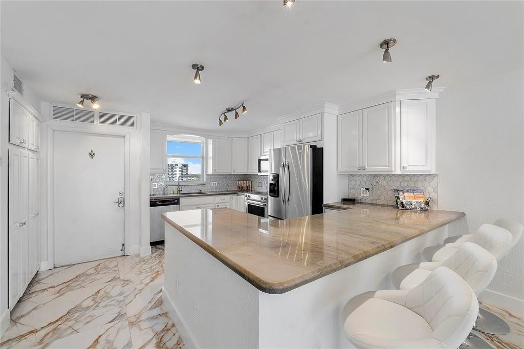 ROYAL MARINER CONDO - Residential Lease