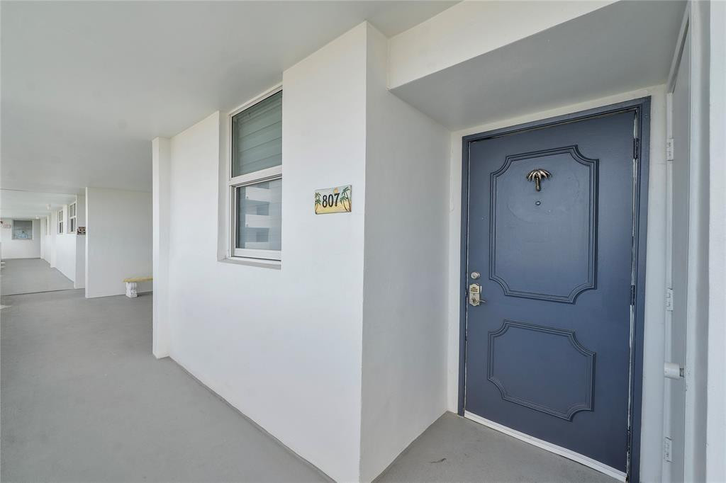 ROYAL MARINER CONDO - Residential Lease