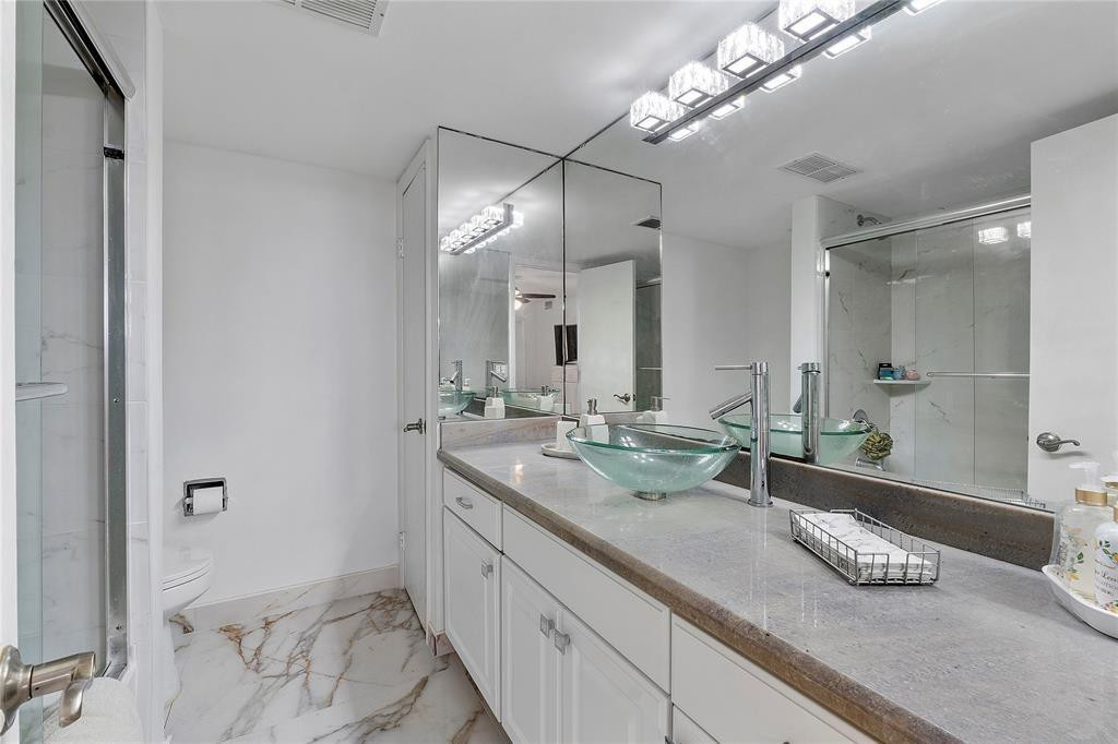 ROYAL MARINER CONDO - Residential Lease
