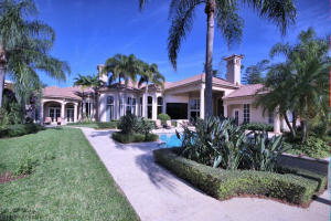 EXQUISITE ADMIRALS COVE WATERFRONT ESTATE WAS CUSTOM BUILT WITH 7290 SQ. FT. UNDER AIR, 3 CAR GARAGE, SITUATED ON AN OVERSIZED LOT AND PROFESSIONALLY DECORATED.  THE RESIDENCE AND GUEST HOUSE OCCUPY 5 BEDROOMS AND 5.5 BATHROOMS. EXQUISITE VOLUME CEILINGS, DESIGNER OFFICE. HAND CARVED WOODWORK THROUGHOUT, NO DETAIL HAS BEEN LEFT OUT.  12 FT FRONT DOOR OPENS TO A GRAND FOYER WHICH SETS THE TONE FOR THE ONE OF A KIND ESTATE.