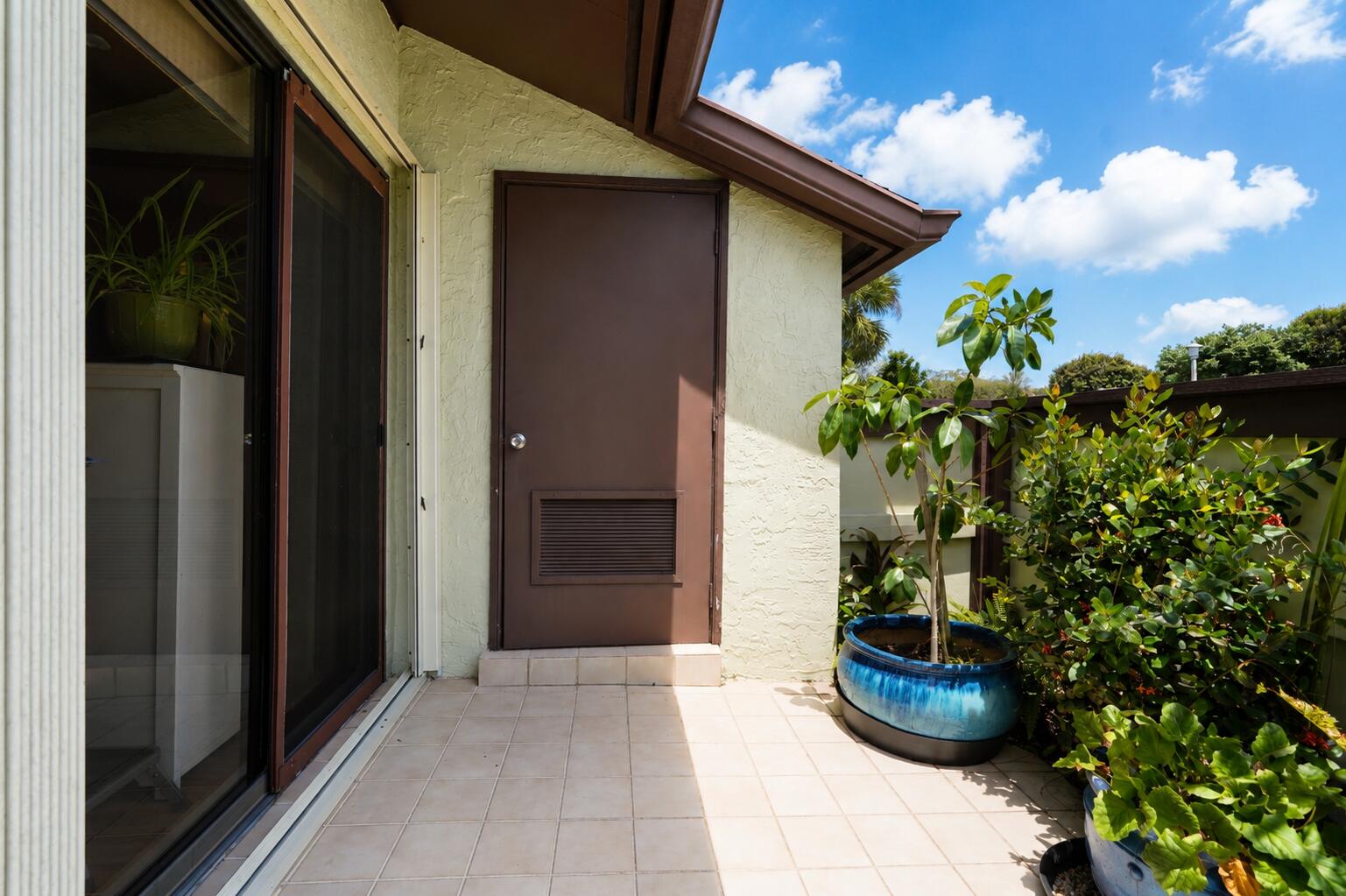 STRATHMORE GATE WEST UNIT 1 - Residential